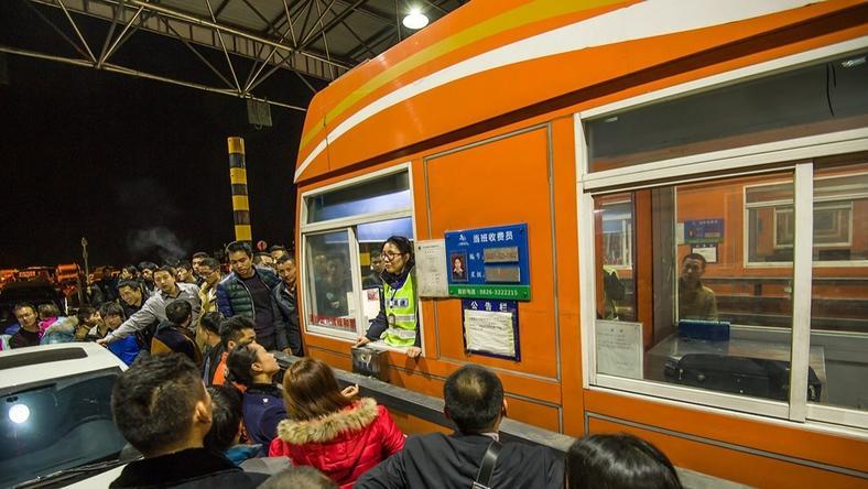 高速公路省界收费站,早该取消了